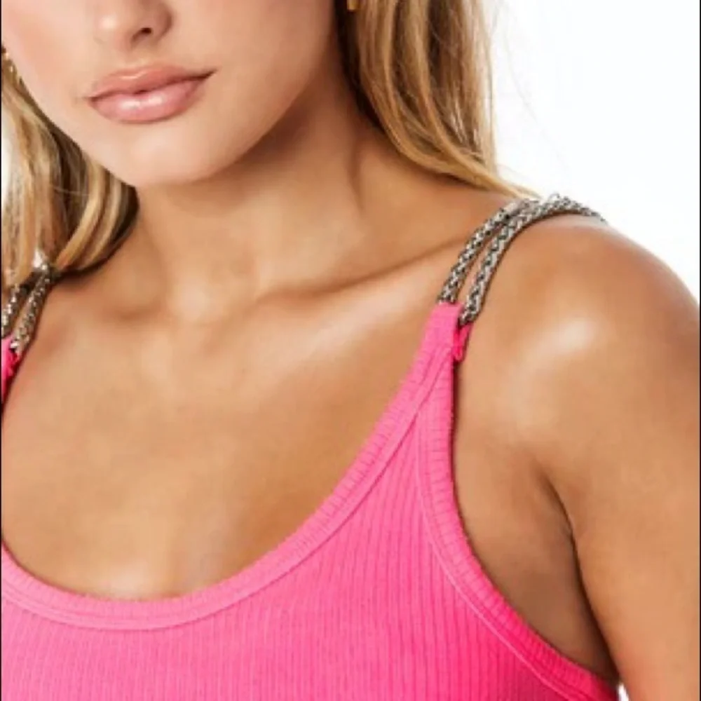 Pink Chain Tank 💕✨ - Picture 2 of 4